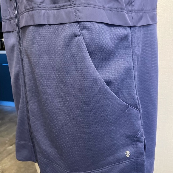 Izod Small Vest - Picture 5 of 7